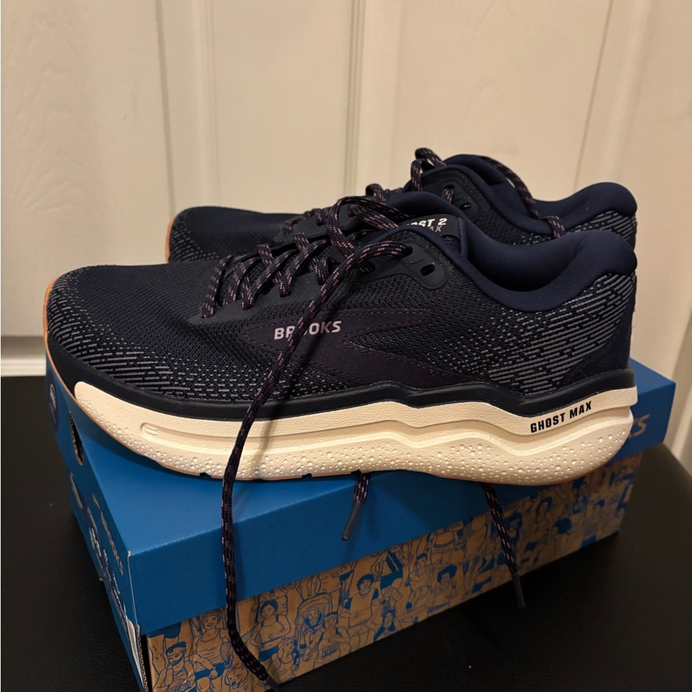 New in Box Brooks Ghost Max 2 Navy Sneakers Size 8.5